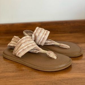 Sanuk sandals - beige pattern
